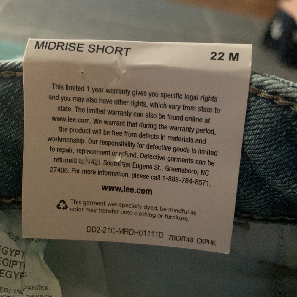 Plus size denim shorts - Picture 6 of 6